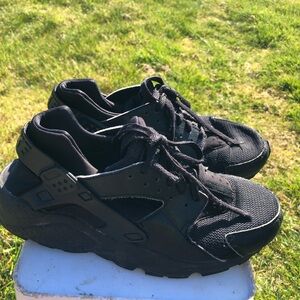 Nike Air Huarache GS Youth Boy’s Black (654275-016) Athletic Sneakers Size 7Y